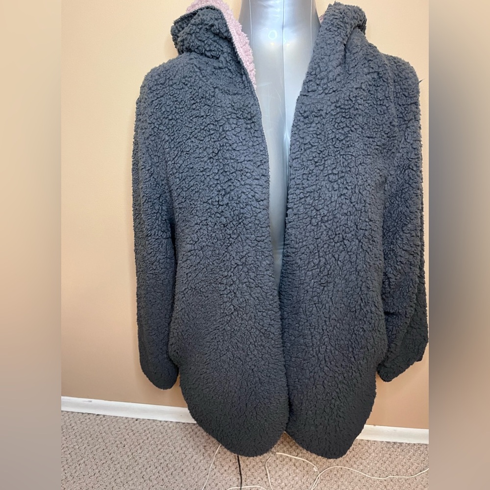 Warm Gray/Pink Reversible Fuzzy Fleece Sherpa Like Jacket Sweater